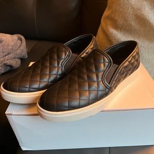 STEVE MADDEN ECENTRCQ SLIP-ON SNEAKER